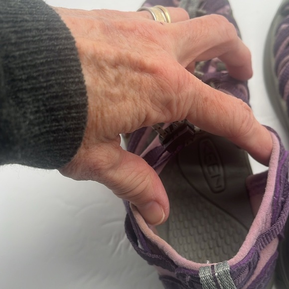 Keen Girls Whisper Sweet Waterproof Sport Sandals Purple Gray Size 2 Beach Hike - Picture 15 of 17